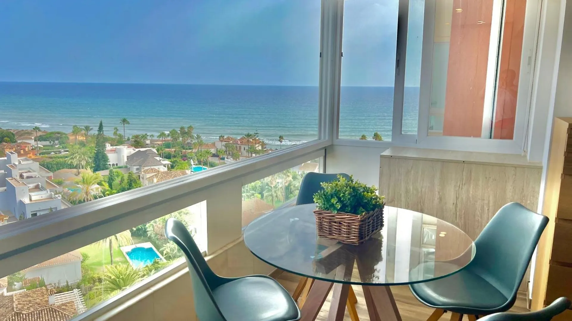 Marbella Beachfront - Beachside Apartment With Stunning Sea Views