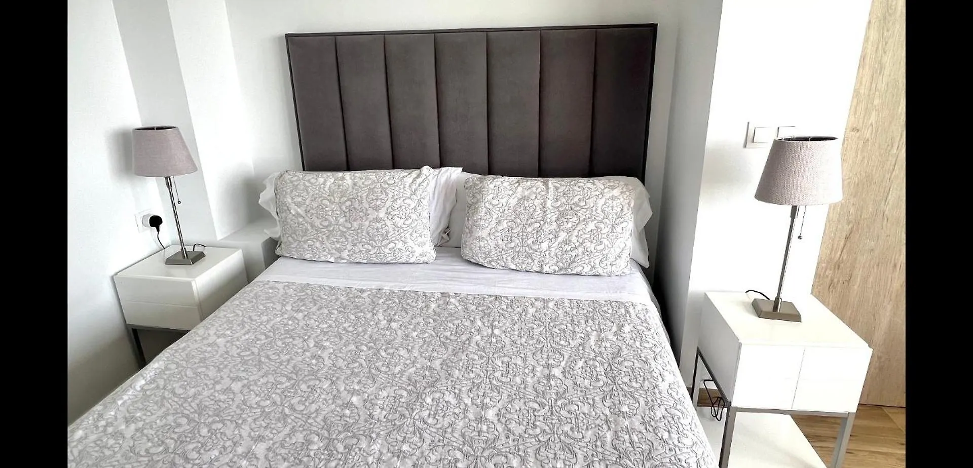 Marbella Beachfront - Beachside Apartment With Stunning Sea Views ספרד